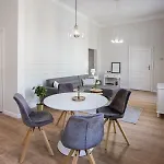 El Gusto Homes Town * Šoproň