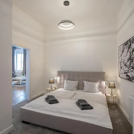 El Gusto Homes Town Lägenhet