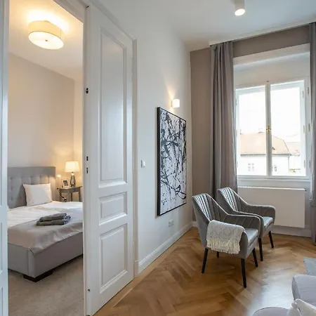 El Gusto Homes Town Apartment *