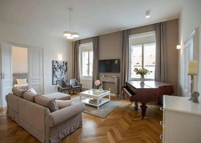 El Gusto Homes Town Sopron